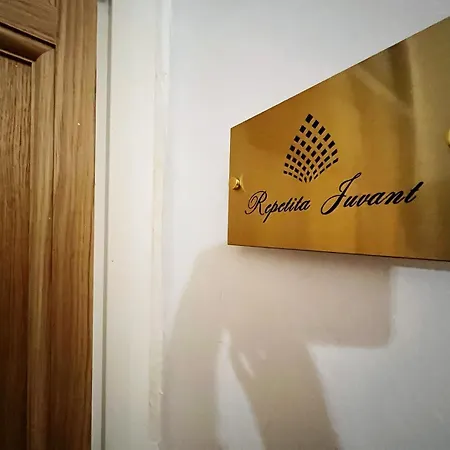 Bed & Breakfast Repetita Juvant